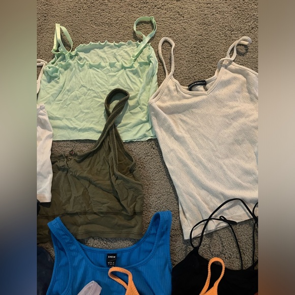 Tank top Bundle - Picture 3 of 4
